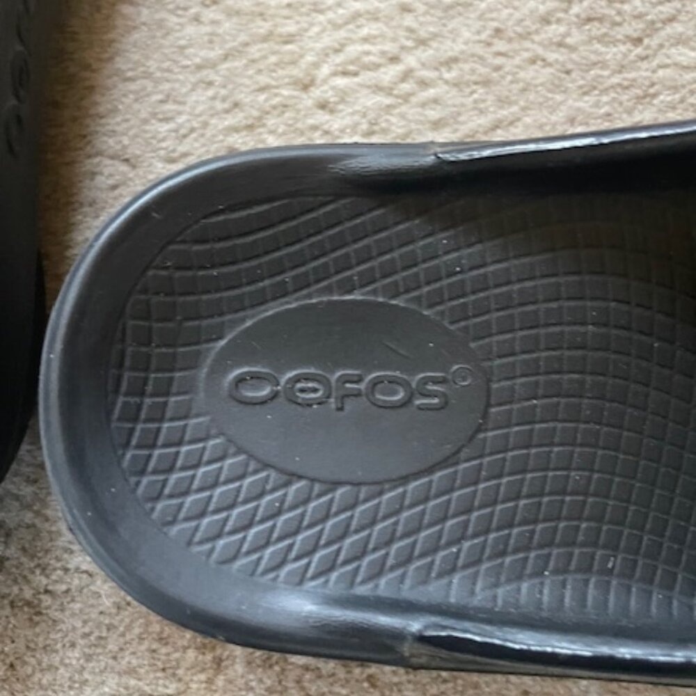 OOFOS Sandals - Picture 2 of 5